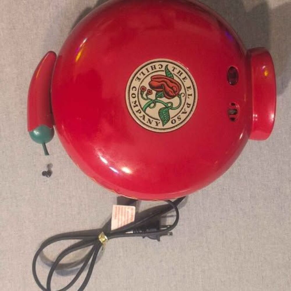 Red The El Paso Chile Company 6-slice Quesadilla Maker model#S676